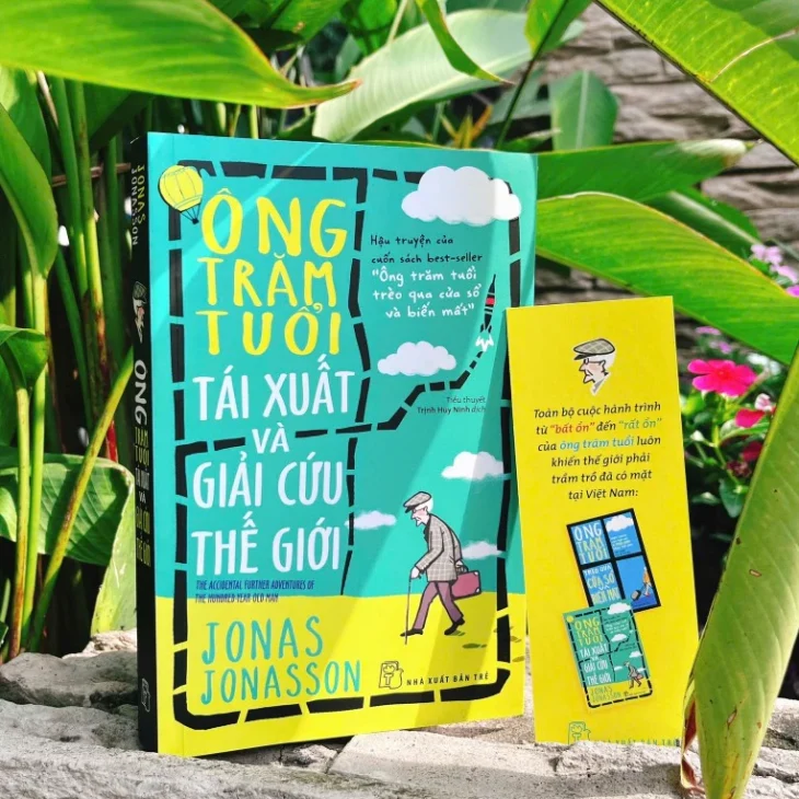 Ông trăm tuổi tái xuất và giải cứu thế giới